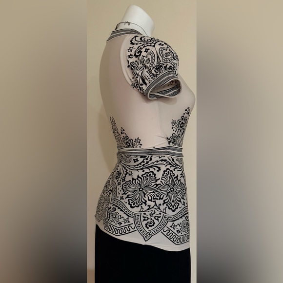 BCBG MaxAzria Jersey Kent RapFront Top SZ XS Cream Color W Black Floral … - Picture 4 of 11
